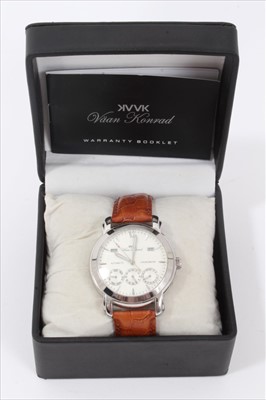 Lot 30 - Gentlemen's Väan Konrad Automatic Chronometer wristwatch in stainless steel case on brown leather strap, in box