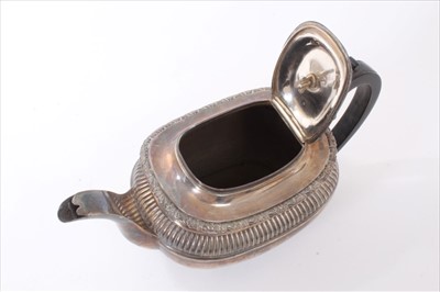 Lot 259 - George III silver teapot