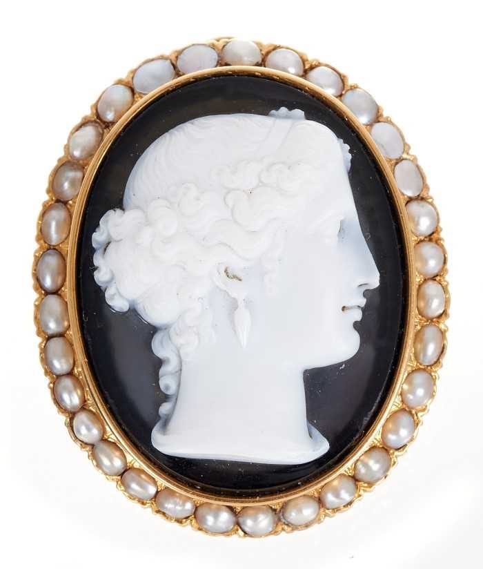 Lot 401 Carved Sardonyx Cameo Depicting A Classical