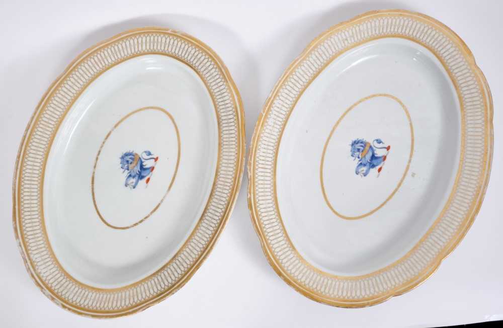 Lot 114 - Pair of early 19th century Chamberlain's Worcester armorial oval dishes