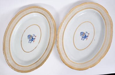 Lot 137 - Pair of early 19th century Chamberlain's Worcester armorial oval dishes