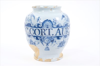 Lot 113 - Early 18th century English delft dry drug jar, titled 'C.CORT.AUR.'