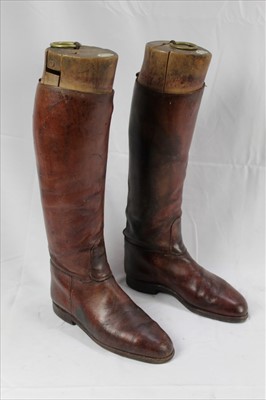 Lot 823 - Pair brown leather hunting boots with Maxwell, London wooden trees