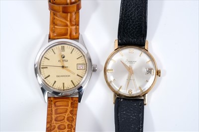 Lot 569 - 1960s gentlemen's 9ct gold Accalade wristwatch