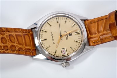 Lot 569 - 1960s gentlemen's 9ct gold Accalade wristwatch