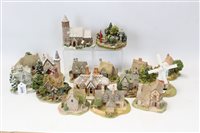 Lot 2250 - Selection of Lilliput Lane cottages -...