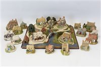 Lot 2251 - Selection of Lilliput Lane cottages -...