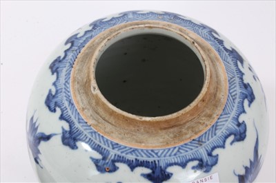 Lot 124 - 18th century Chinese blue and white ginger jar