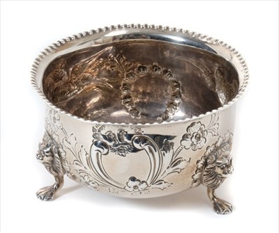 Lot 296 - George III Irish silver sugar bowl