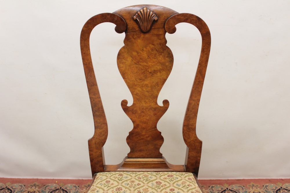 Lot 1374 - George I style figured walnut side chair
