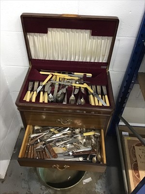 Lot 102 - Canteen of cutlery