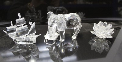 Lot 853 - Selection of Swarovski crystal items including Annual Edition 1993 Inspiration Africa - The Elephant,  galleon, and flowers, all boxed