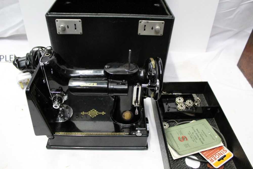 Lot 1871 - Singer portable electric sewing machine in case