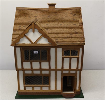 Lot 1352 - Good Quality contemporary style Tudor dolls house