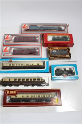 Lot 1383 - Railway selection of 00 gauge including Wrenn 0-6-0 Tank Loco W2205, Linia King Charles II 5104M, Airfix & mainline tank locomotives, all boxed plus unboxed accessories and diecast models