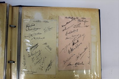 Lot 1179 - Autographs cricket selection mostly 1920s-1930s period