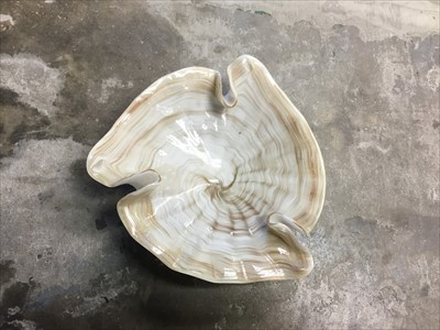 Lot 162 - Venetian glass oyster-shaped dish