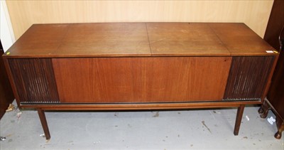 Lot 3 - Bang & Olufsen Beomaster 900 in cabinet