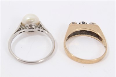 Lot 78 - Cultured pearl dress ring and 9ct gold sapphire and diamond dress ring
