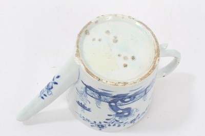 Lot 93 - Lowestoft feeding cup, c.1770