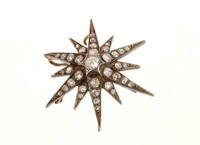 Lot 417 - Victorian diamond star pendant/brooch
