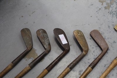 Lot 1982 - Collection of thirty three vintage golf clubs