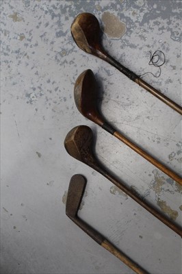 Lot 1982 - Collection of thirty three vintage golf clubs