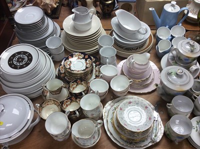 Lot 404 - Large quantity tea and dinner ware