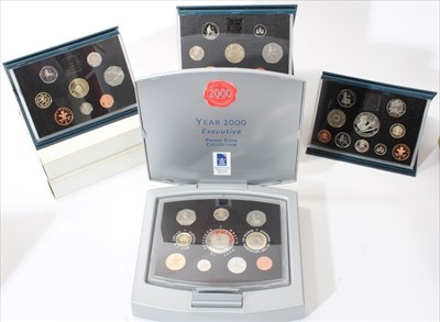 Lot 368 - G.B. The Royal Mint issued proof sets to include 1990, 1991, 1992, 1994, 1995, 1996, 1997, 1998, 1999, 2000 (N.B. with exception to years 1997 and 1999, which are red cased sets, the others are blu...