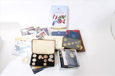 Lot 395 - World - mixed coinage and banknotes to include U.S. silver proof Dollar 'Eisenhower ' 1971, British Virgin Islands proof set 1973, Gibraltar '70th Anniversary Battle of Britain' commemorative coin...