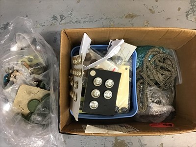 Lot 516 - Collection of assorted buttons and accessories