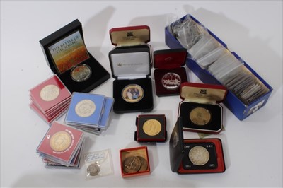 Lot 396 - World - mixed coinage, tokens and medallions to include Canada '150th Anniversary of Toronto' silver Dollar 1984 (cased with Certificate of Authenticity) Guernsey 'The Battle of The Somme' Five Pou...