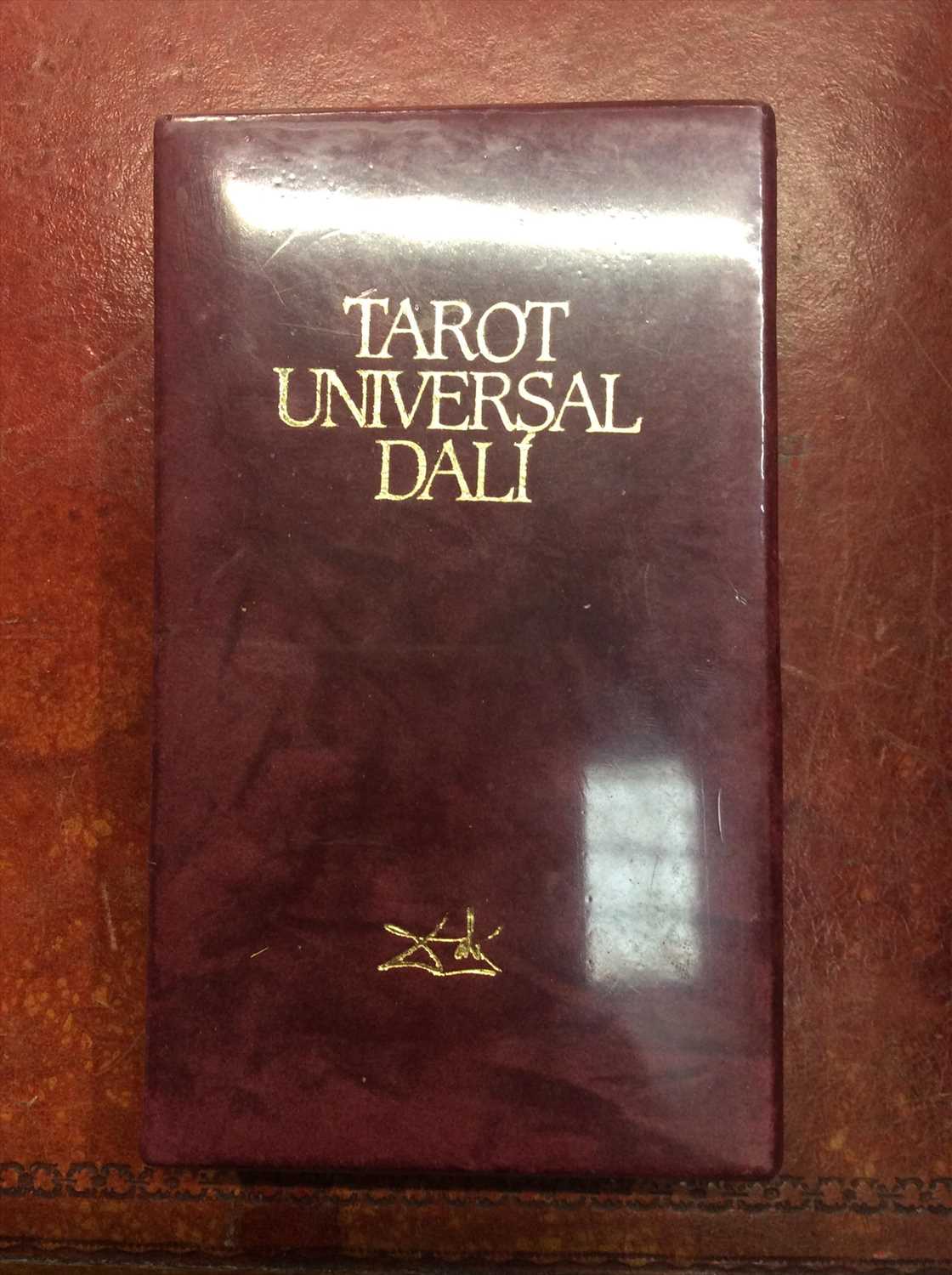 Lot 496 - Tarot Universal Dali