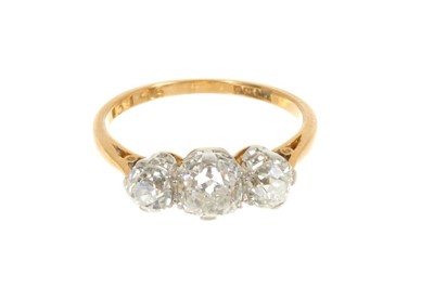 Lot 447 - Antique diamond three stone ring