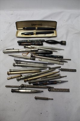 Lot 1908 - Group of various pens