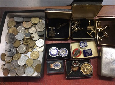 Lot 486 - Lot of mixed coins, badges, cufflinks etc