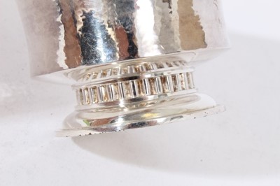 Lot 264 - Contemporary silver cup by Goldsmiths and Silversmiths Co Ltd.