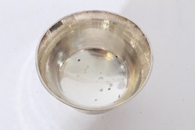 Lot 264 - Contemporary silver cup by Goldsmiths and Silversmiths Co Ltd.