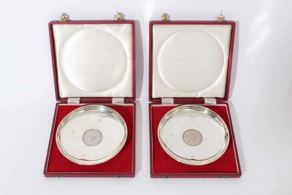 Lot 271 - Pair of cased silver Winston Churchill dishes