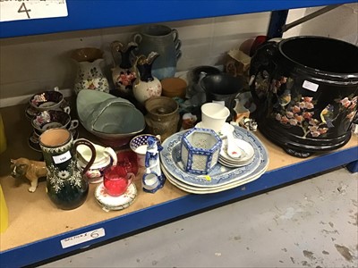 Lot 100 - Collection of ceramics
