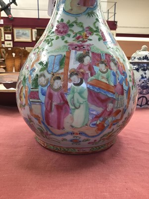 Lot 42 - 19th century Canton porcelain garlic form vase