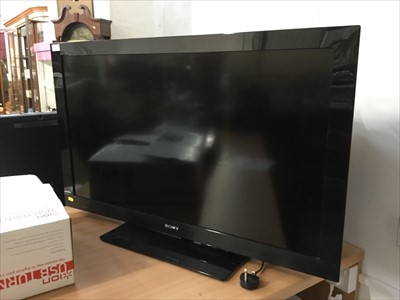 Lot 5 - Sony Bravia 40" LCD Television, model no. KDL- 40CX523 together with remote
