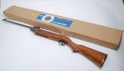 Lot 820 - Chinese Model 55 air rifle in cardboard case
