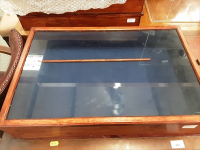 Lot 962 - Perspex display cabinet and four table top display cabinets