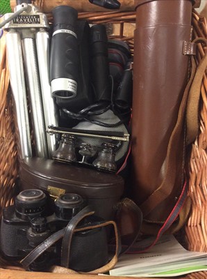 Lot 423 - Cameras, binoculars and optical equipment