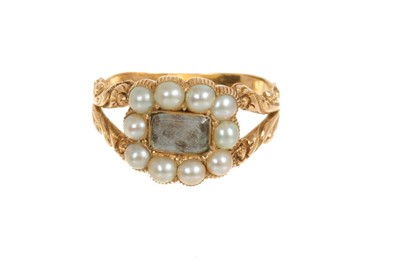 Lot 452 - Georgian gold and seed pearl mourning ring