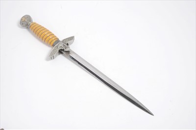 Lot 785 - Second World War Nazi 1937 Pattern Luftwaffe Officers' Dress Dagger with polished steel blade by SMF Solingen, Luftwaffe Eagle crossguard