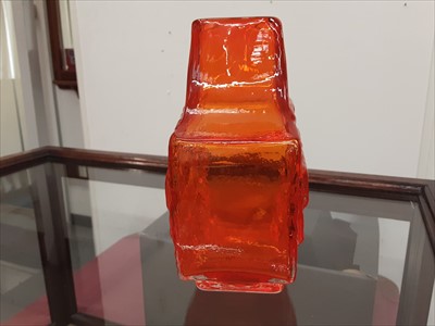 Lot 944 - Whitefriars Tangerine TV vase designed by Geoffrey Baxter