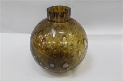 Lot 950 - Large mottled art glass globular vase