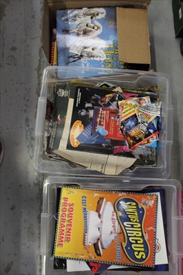 Lot 1176 - Three boxes of circus programmes and magazines